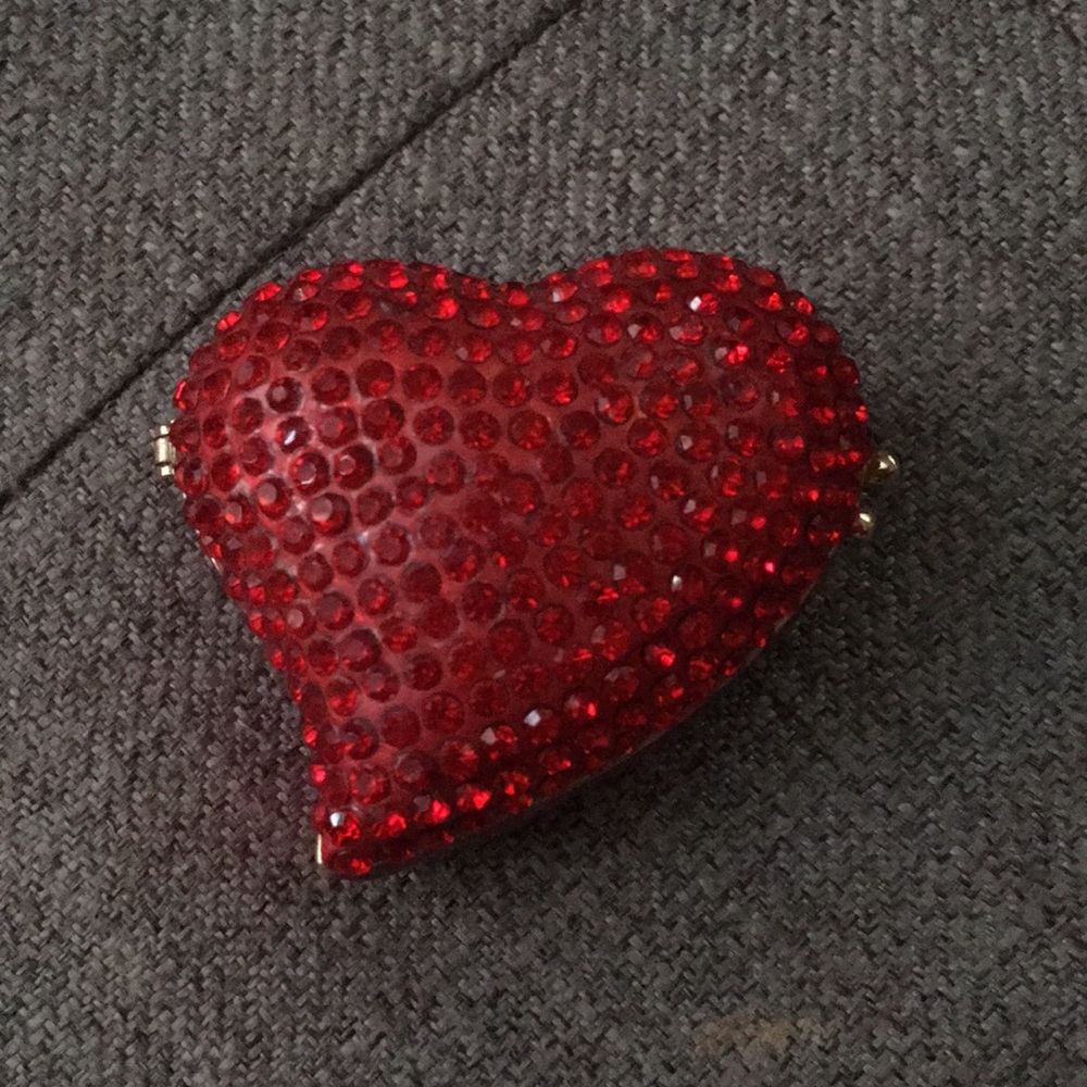 Art form fine collectibles heart